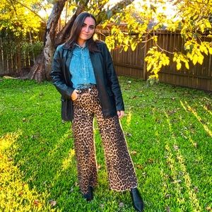 High waisted, wide leg leopard denim